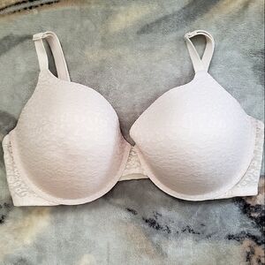 Pink VS Wear Everywhere Lightly Lined Tshirt Bra White Lace Cheetah Print 38DD